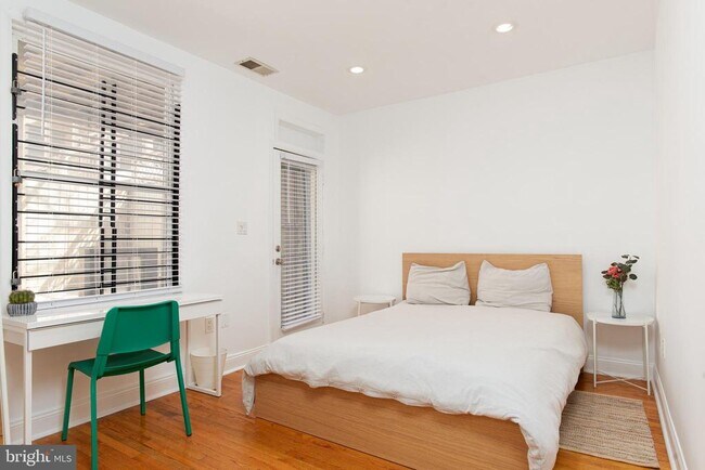 Foto del edificio - 3009 Sherman Ave NW