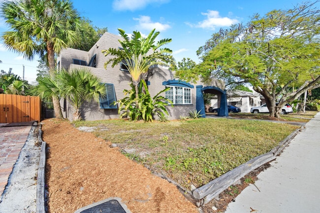 Building Photo - 310 Columbia Dr