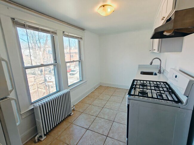 Foto del edificio - 6328 Frederick Rd