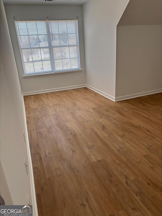 Foto del edificio - 432 Armor Dr