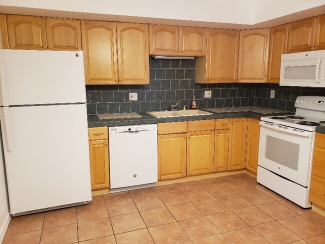 Building Photo - 2109 Oak Meadow Cir