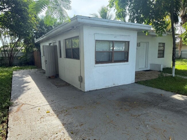 Building Photo - 17921 NW 2nd Pl