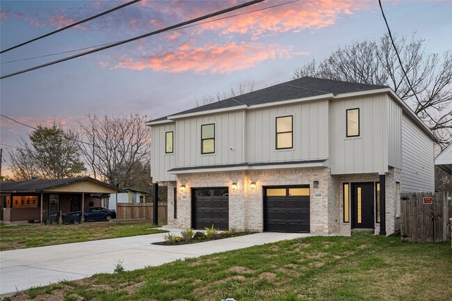Building Photo - 8218 Lawler St