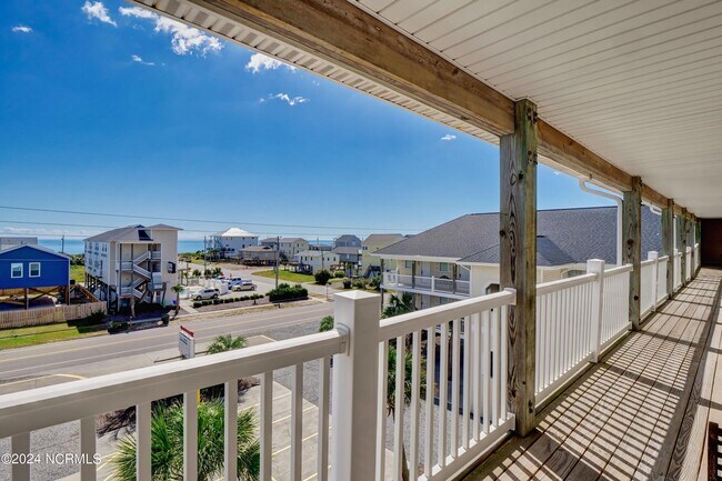 Building Photo - 1505 N New River Dr