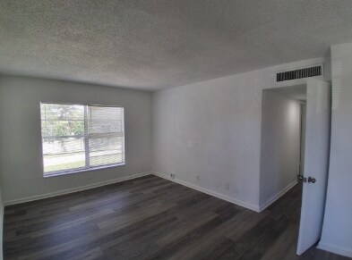 Foto del edificio - 405 SW 13th Pl