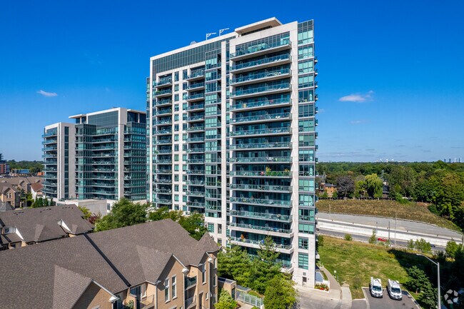 Building Photo - Scenic On Eglinton