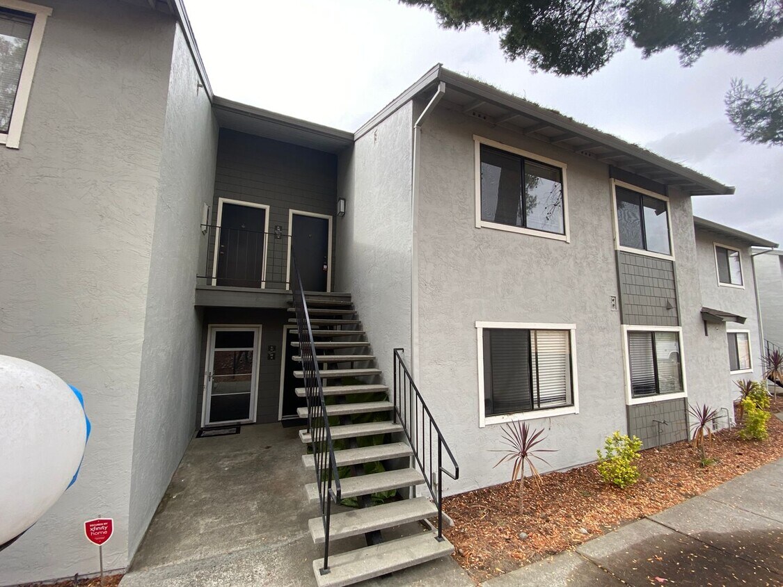 Primary Photo - Benicia Highlands Community, 2 bedroom Ups...