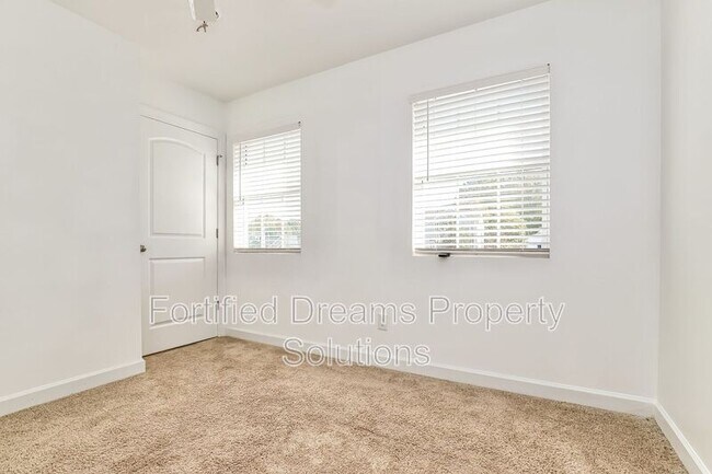 Foto del edificio - 4505 Holland Rd