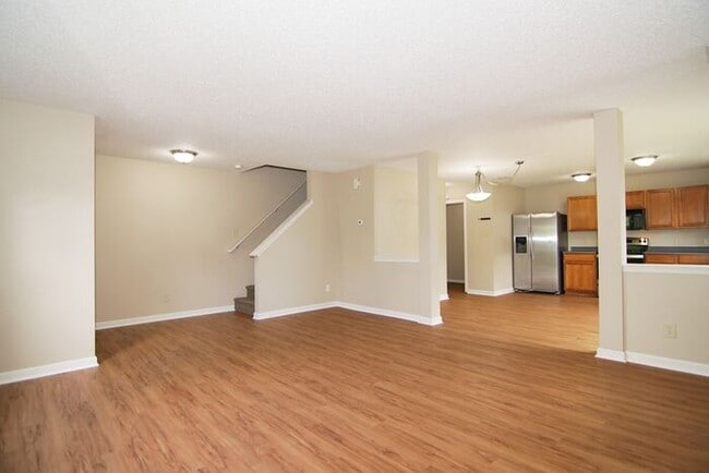 Building Photo - LOVELY 3 BEDROOM, 2.5 BATHROOM HOME IN DESIRABLE NOBLESVILLE!