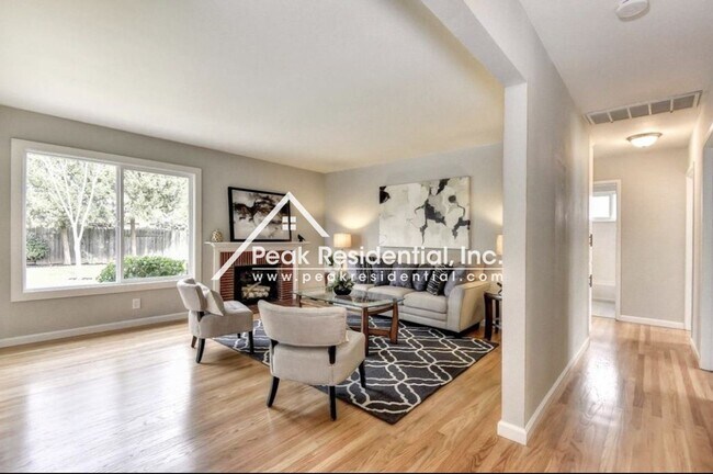 Building Photo - 3 br, 1.5 bath House - 2007 Rossmoor Dr