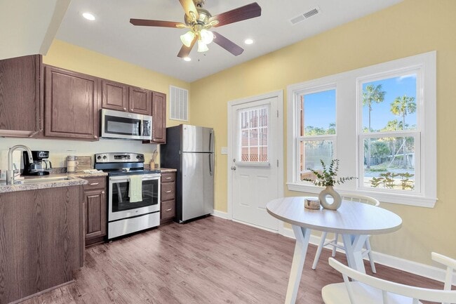 Building Photo - Fully furnished 1 bedroom 1 bath