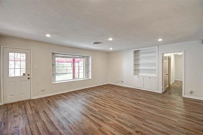 Foto del edificio - 5446 Jason St