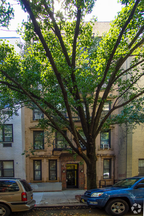 Building Photo - 410 E 78th St