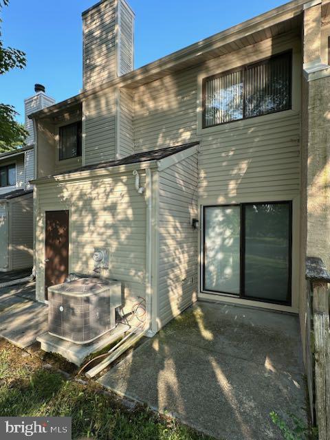 Building Photo - 22 Tulip Ct