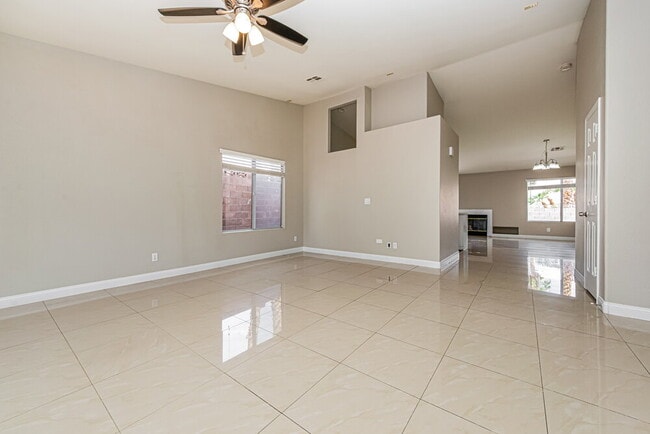Building Photo - 2216 Jardine Ave