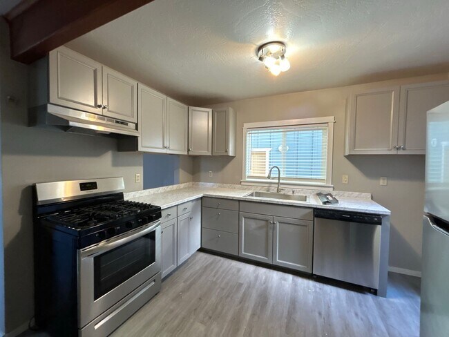 Foto del edificio - 1039 NW Ogden Ave