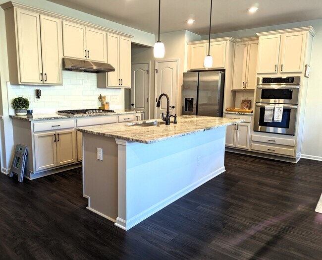 Smart appliances - 4709 Broomfield Way