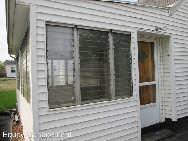Building Photo - 3 br, 1 bath House - 445 N. Glenellen Ave