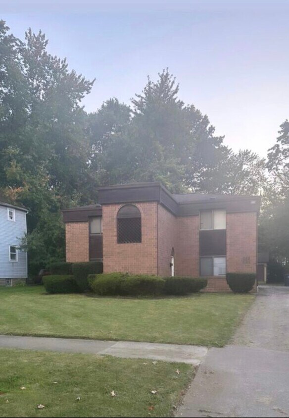 658 Sumner St, Akron, OH 44311 Townhome Rentals in Akron OH