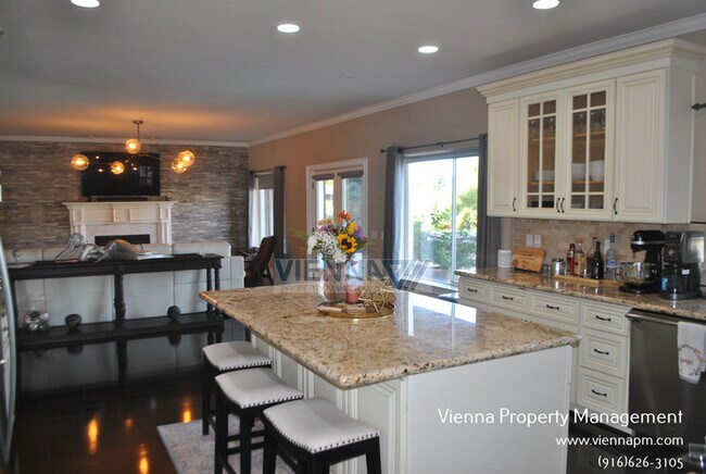 Foto del edificio - 4832 Waterbury Way