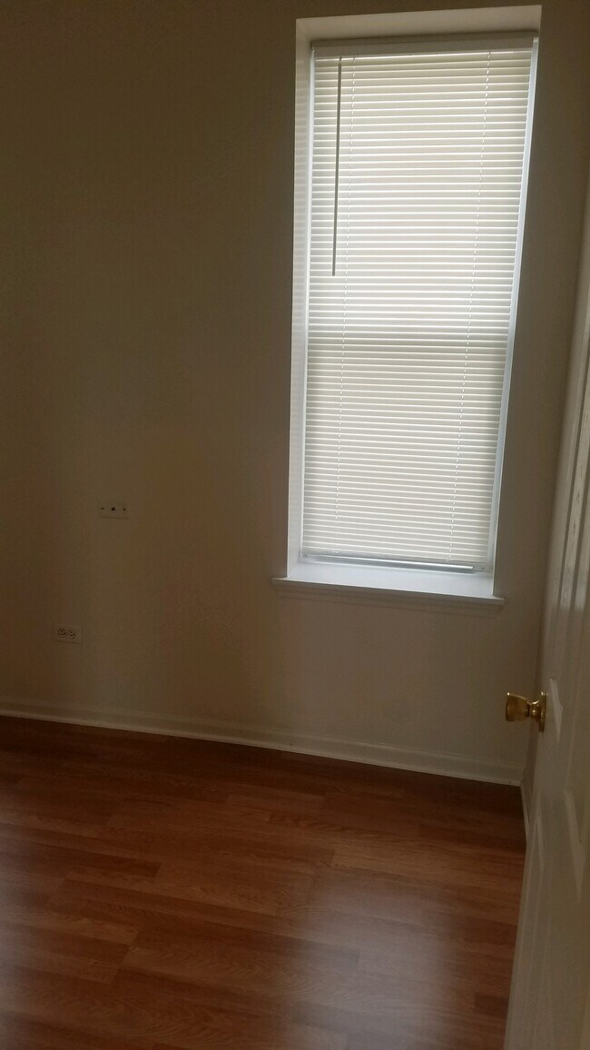 Foto del edificio - 1500 W 18th St