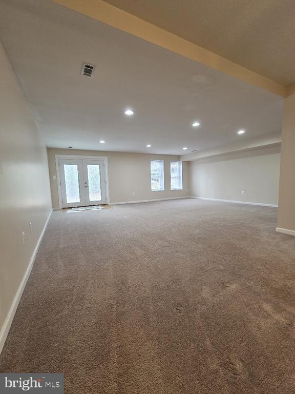 Foto del edificio - 8214 Howard Trail