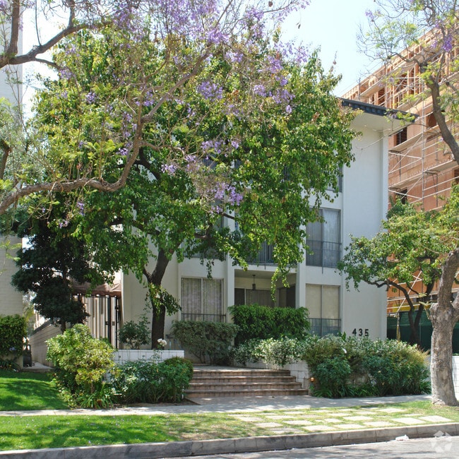 Building Photo - 435 N Palm Dr