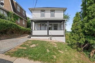 Building Photo - 953 Athalia Ave