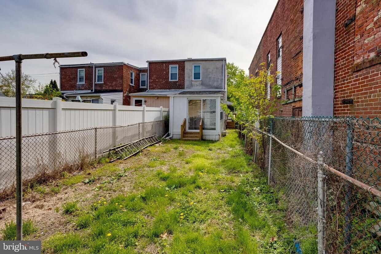 219 Broad St, Florence, NJ 08518 Townhome Rentals in Florence NJ