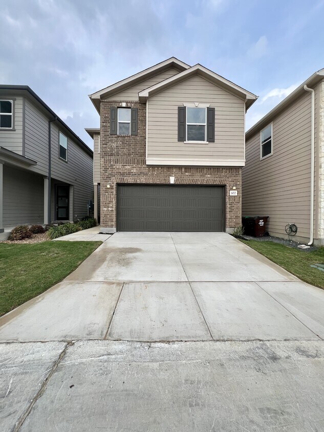 Foto principal - 14839 Vance Jackson Rd