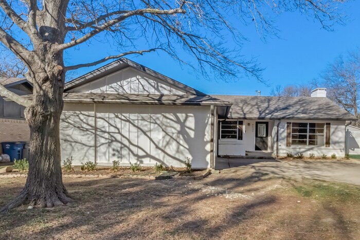 Primary Photo - 8537 Charing Cross Ln, Dallas, TX 75238, USA