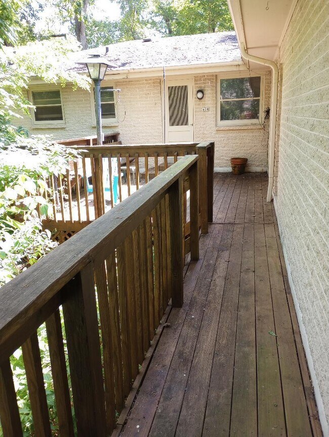 Foto del edificio - 428 Hillcrest Dr