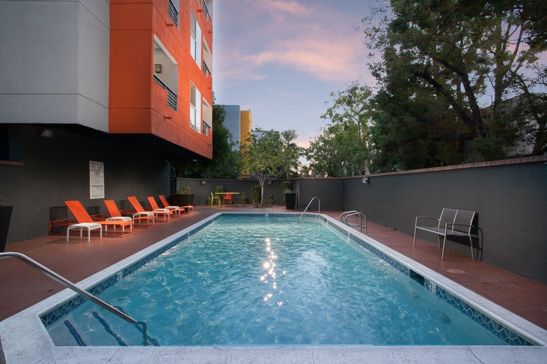 Artists Village Apartments Santa Ana