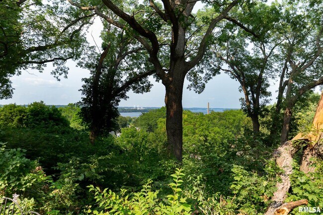 Foto del edificio - 4640 5th Ave