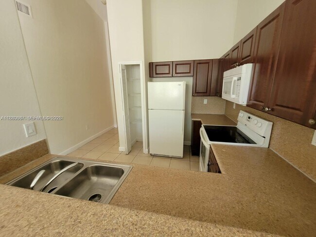 Foto del edificio - 2900 SE 17th Ave