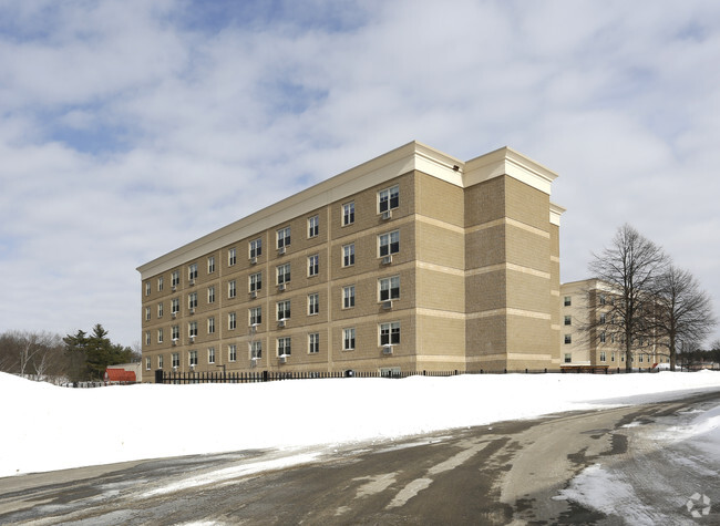 Foto del edificio - Coliseum Senior Residence