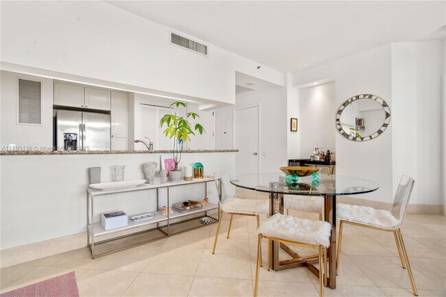 Foto del edificio - 808 Brickell Key Dr