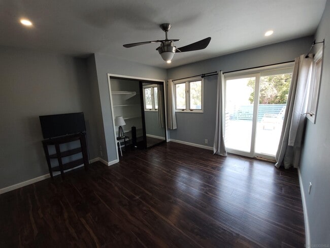 Building Photo - 957 Tarento Dr