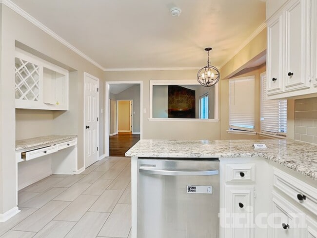 Building Photo - 4585 Hebbard Way