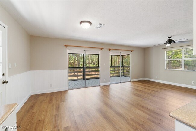Foto del edificio - 5020 Hickory Wood Dr