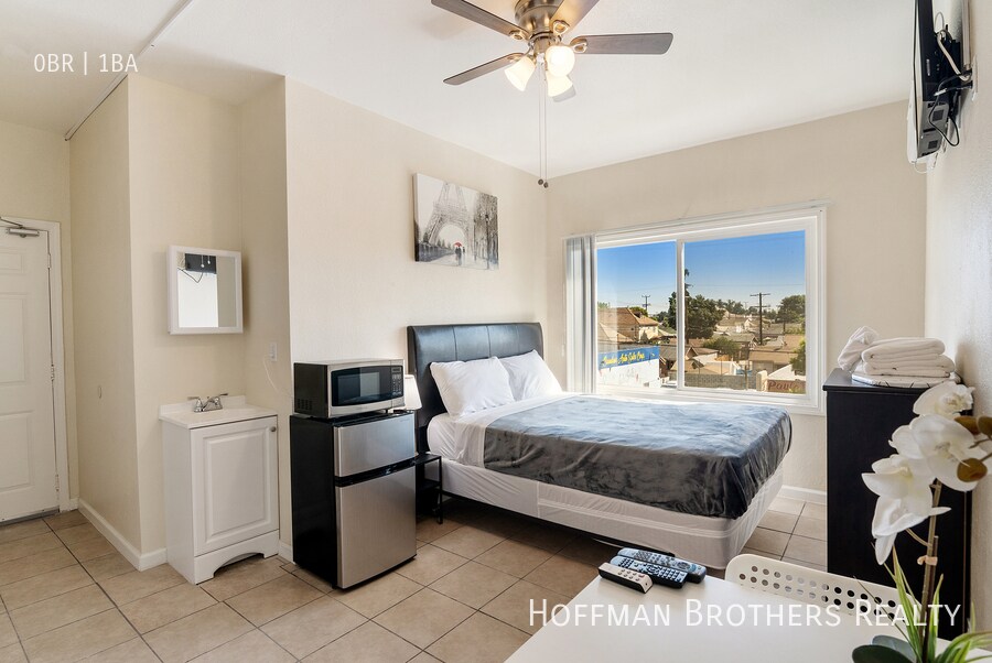 Foto principal - 5117 S Avalon Blvd