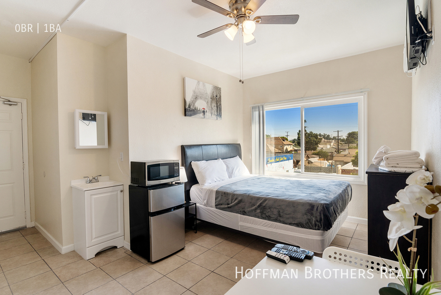 Foto principal - 5117 S Avalon Blvd