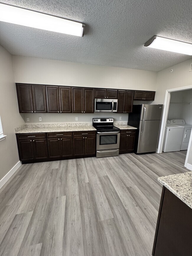 Building Photo - 10825 Windsor Walk Dr