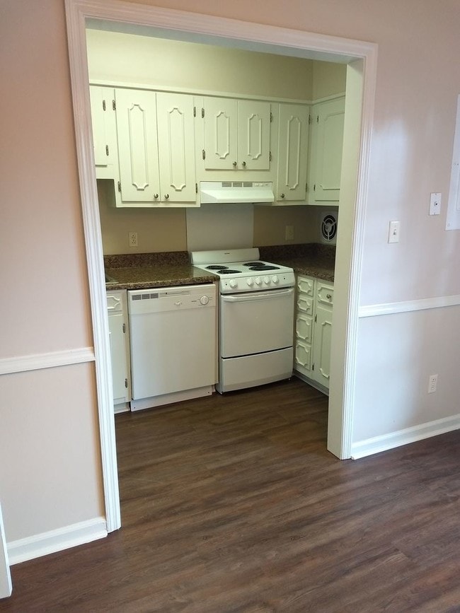 Building Photo - 2331 Whitehall Ct