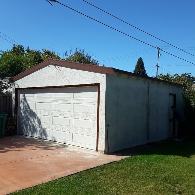 Foto del edificio - 808 Pomona Ave