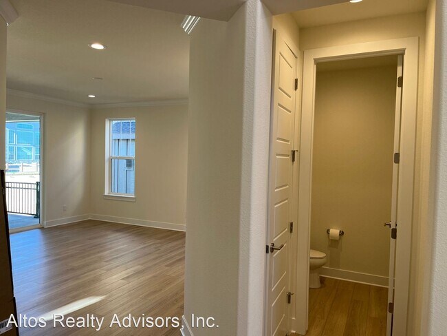 Building Photo - 5 br, 4.5 bath House - 6695 S. White Crow Ct.