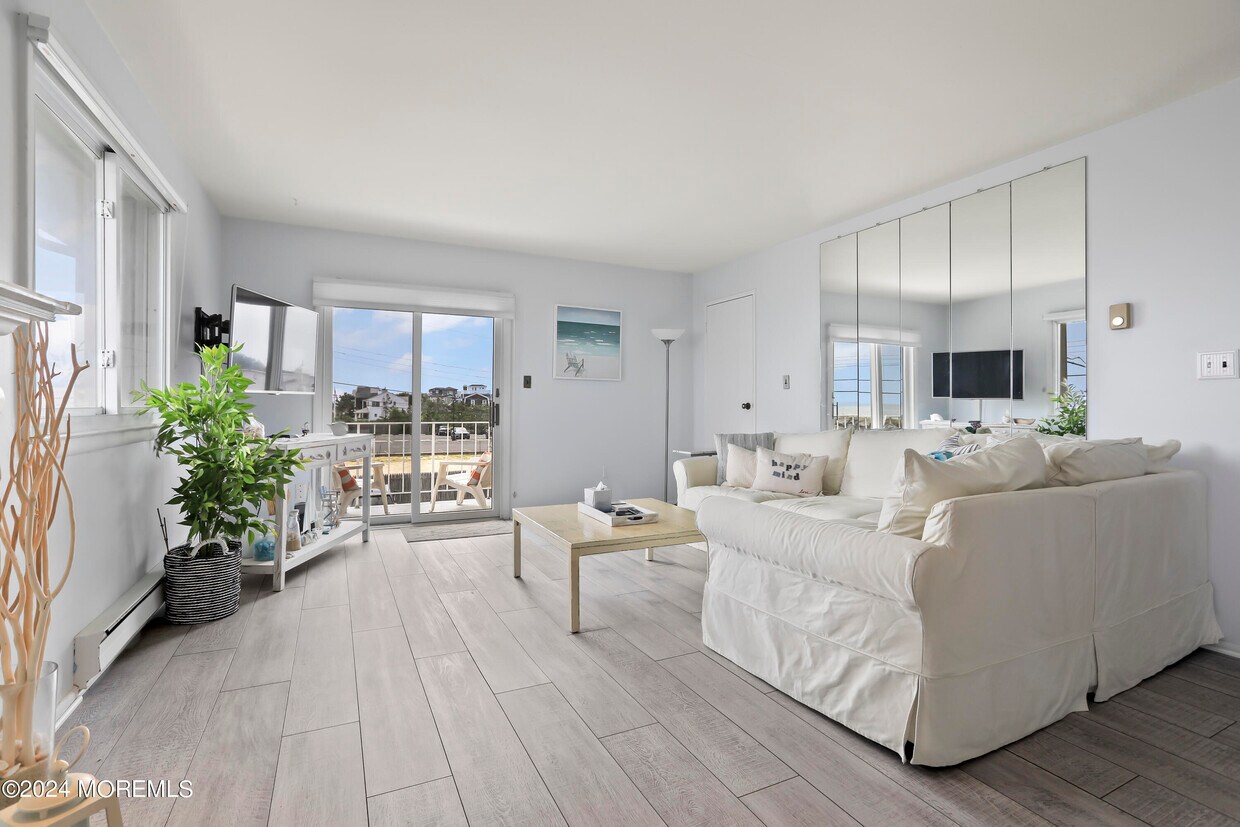 Primary Photo - 260 Ocean Ave