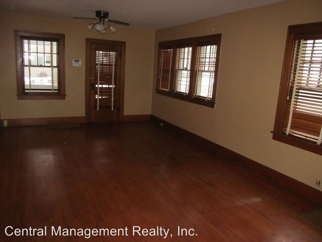 Foto del edificio - 401 E Woodside St