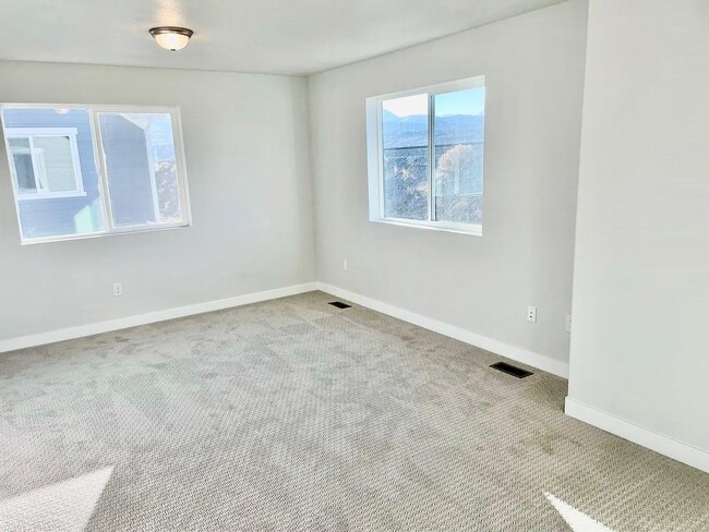 Building Photo - 15046 S Wild Horse Wy
