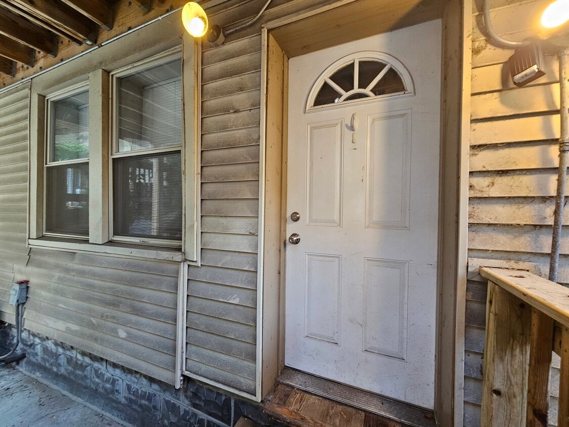 Primary Photo - 2646 N Orchard St